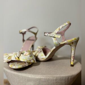 TED BAKER Magnolia Print Cotton Blend Heeled Sandal (37)